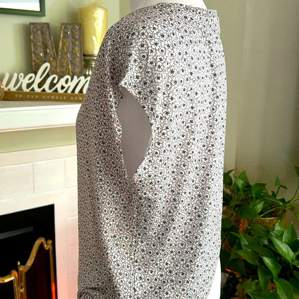 LOFT Women's Floral Blouse - Pink and White - Picture 4 of 10